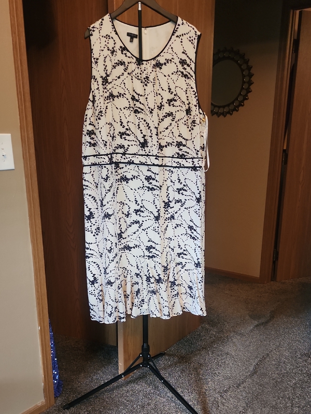 Talbots White and Navy Printed Sleeveless Midi Dress